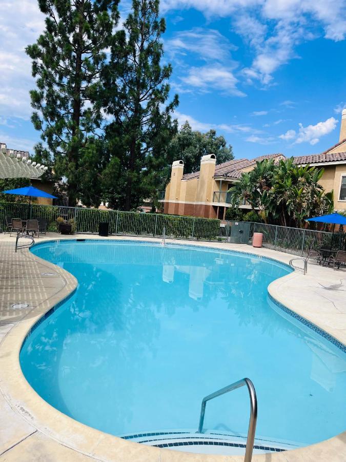 Stylish 2 Bedroom Near Ontario Airport Фонтана Екстер'єр фото